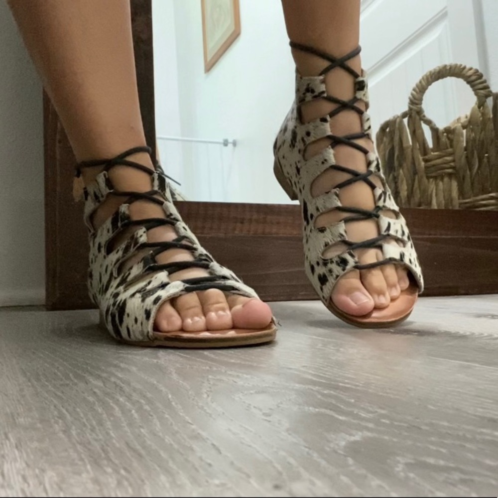Naughty monkey cowhide sandals size 7.5
